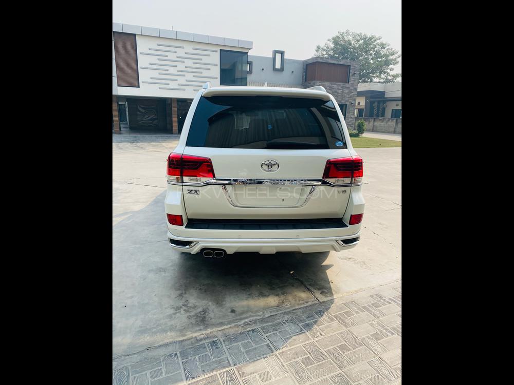 Toyota Land Cruiser 2015 for Sale in Lahore Toyota Land Cruiser 2015 for Sale in Lahore Image-8