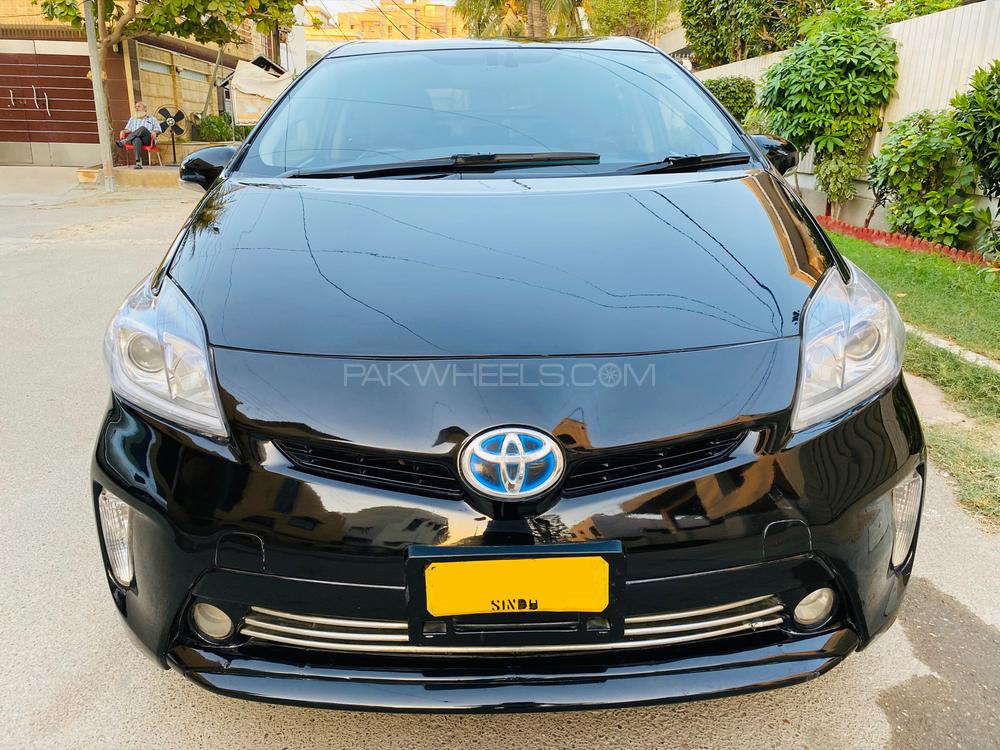 Toyota Prius 2013 for Sale in Karachi Toyota Prius 2013 for Sale in Karachi Image-4