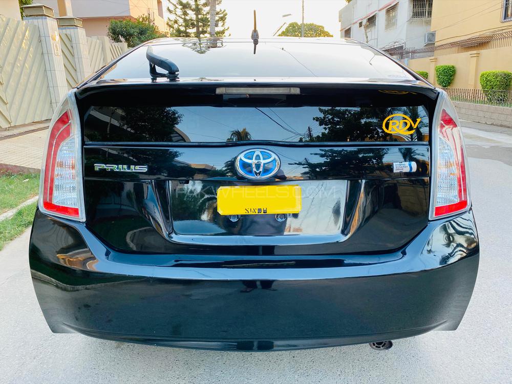 Toyota Prius 2013 for Sale in Karachi Toyota Prius 2013 for Sale in Karachi Image-10