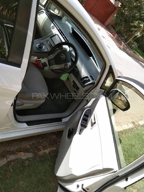 Toyota Prius 2013 for Sale in Karachi Toyota Prius 2013 for Sale in Karachi Image-7