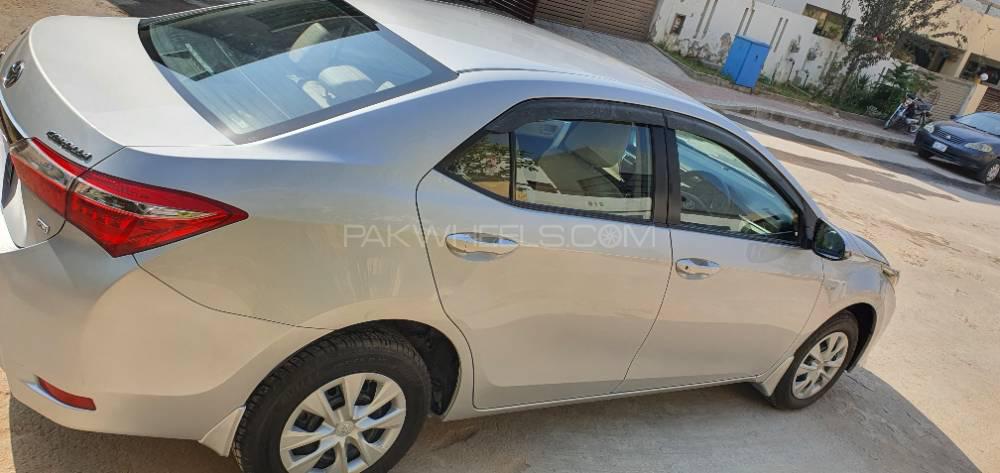 Toyota Corolla 2017 for Sale in Islamabad Image-1
