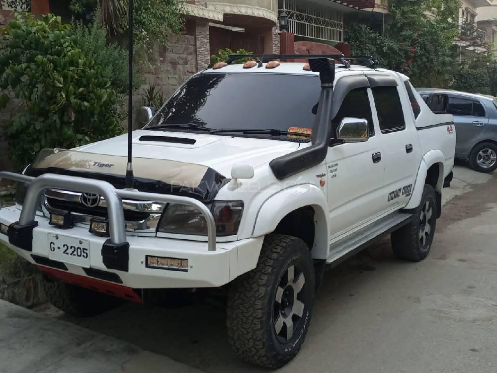 Toyota Hilux 2003 for Sale in Karachi Toyota Hilux 2003 for Sale in Karachi Image-2