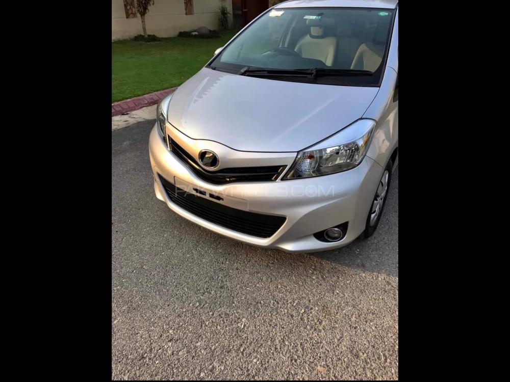 Toyota Vitz 2014 for Sale in Peshawar Image-1