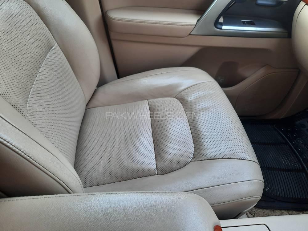 Toyota Land Cruiser 2012 for Sale in Multan Toyota Land Cruiser 2012 for Sale in Multan Image-8