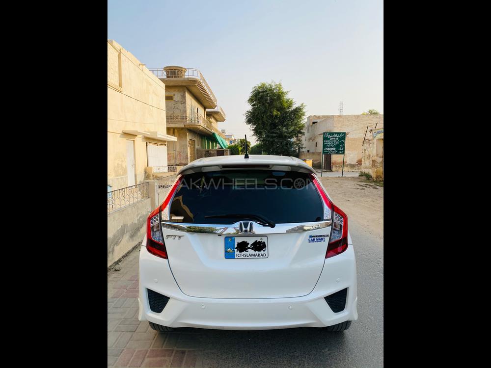 Honda Fit 2015 for Sale in Multan Honda Fit 2015 for Sale in Multan Image-4