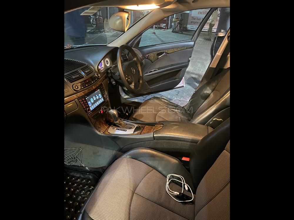 Mercedes Benz E Class 2004 for Sale in Lahore Mercedes Benz E Class 2004 for Sale in Lahore Image-7