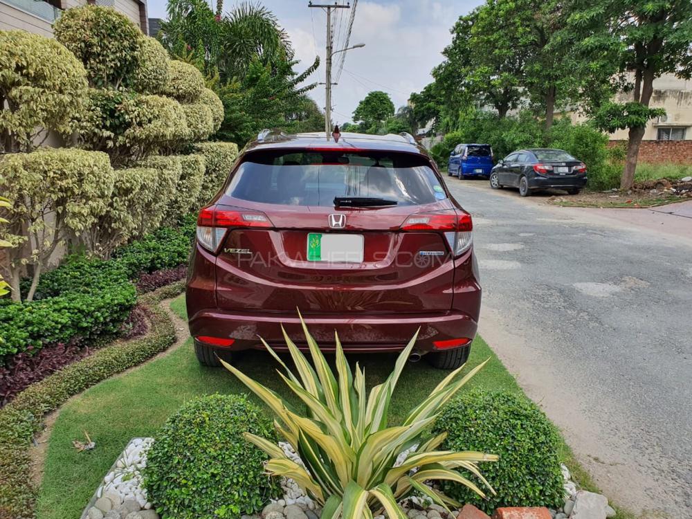Honda Vezel 2015 for Sale in Lahore Honda Vezel 2015 for Sale in Lahore Image-9