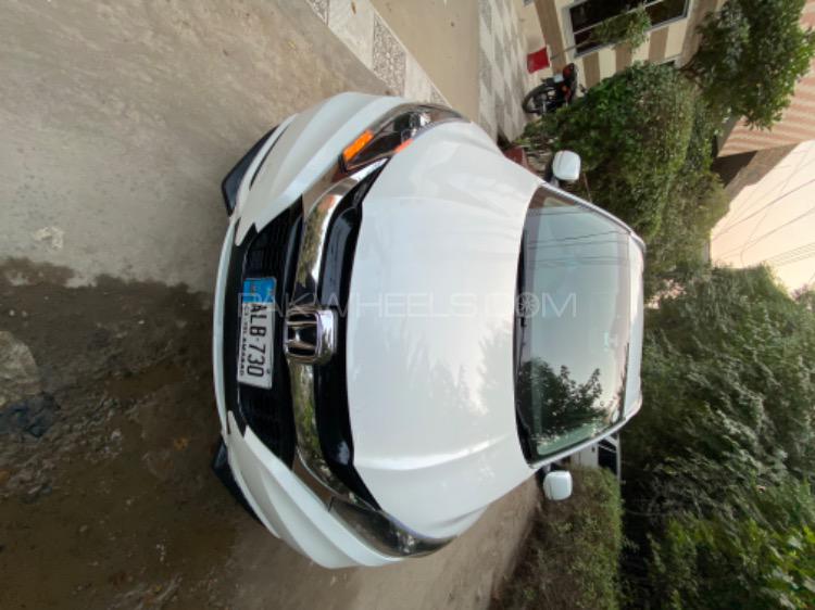 Honda Vezel 2015 for Sale in Lahore Image-1