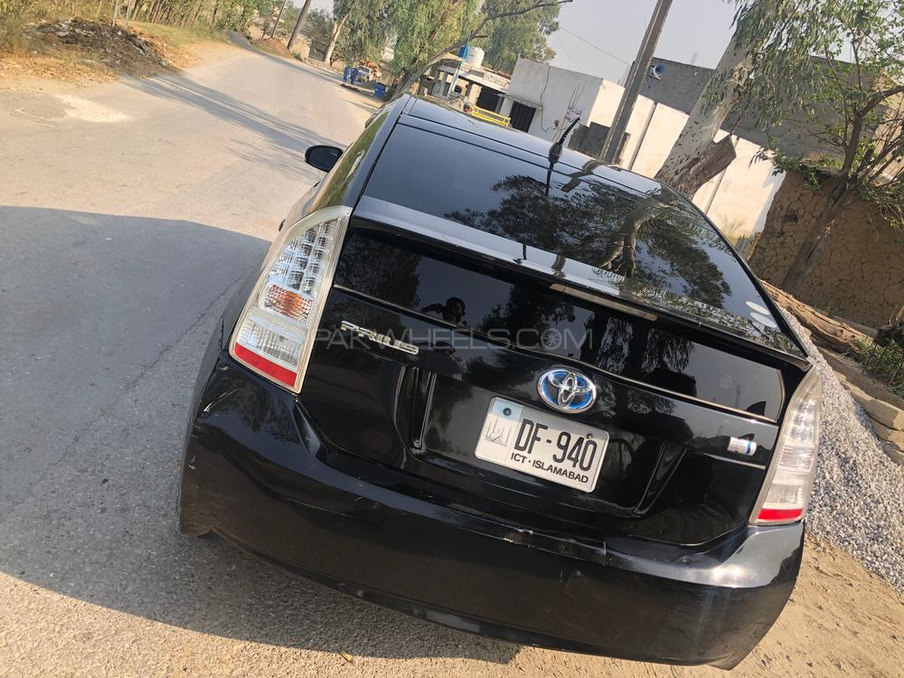 Toyota Prius 2011 for Sale in Mardan Image-1