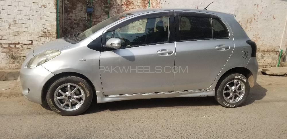 Toyota Vitz 2006 for Sale in Peshawar Image-1