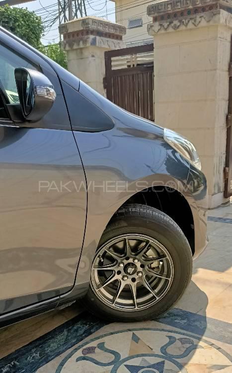 Toyota Vitz 2017 for Sale in Islamabad Image-1
