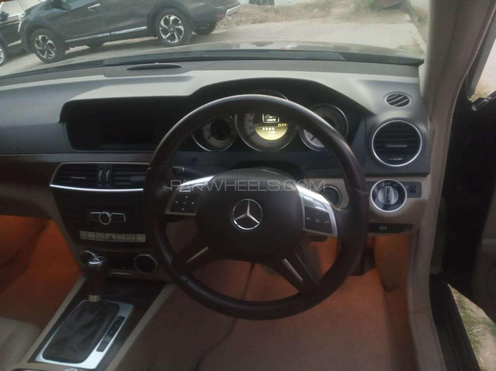 مرسڈیز بینز سی کلاس 2012 for Sale in اسلام آباد مرسڈیز بینز سی کلاس 2012 for Sale in اسلام آباد Image-7