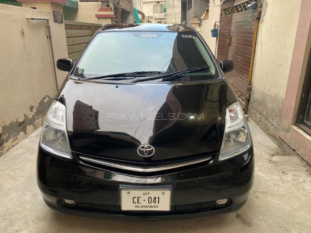 Toyota Prius 2010 for Sale in Lahore Image-1