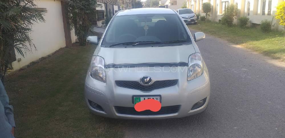 Toyota Vitz 2010 for Sale in Sialkot Image-1