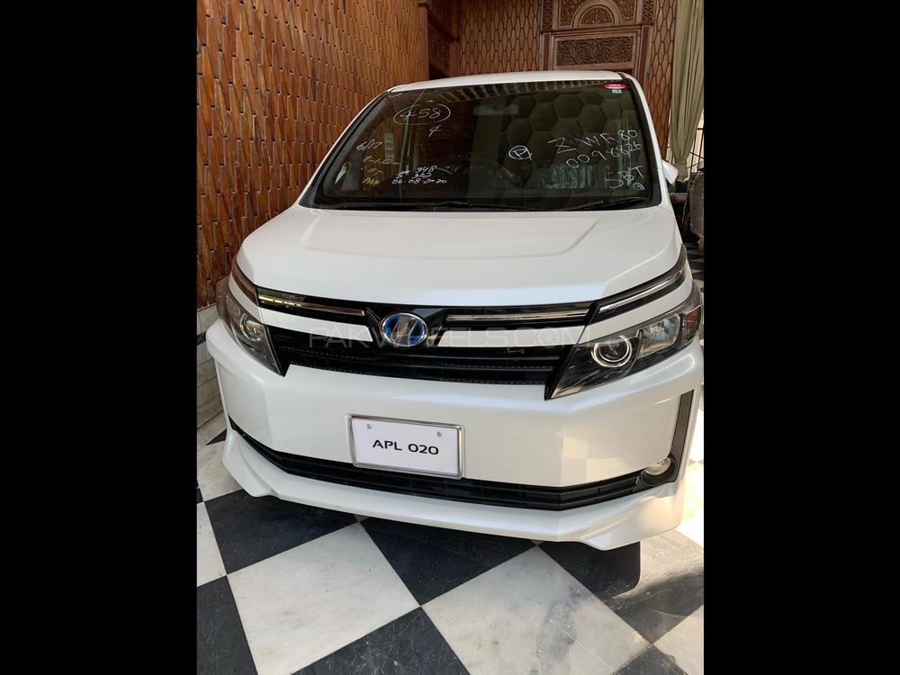 Toyota Voxy 2015 for Sale in Peshawar Image-1