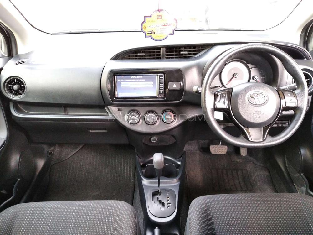 Toyota Vitz 2017 for Sale in Lahore Toyota Vitz 2017 for Sale in Lahore Image-6