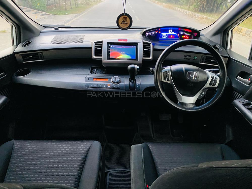 Honda Freed 2013 for Sale in Lahore Honda Freed 2013 for Sale in Lahore Image-16