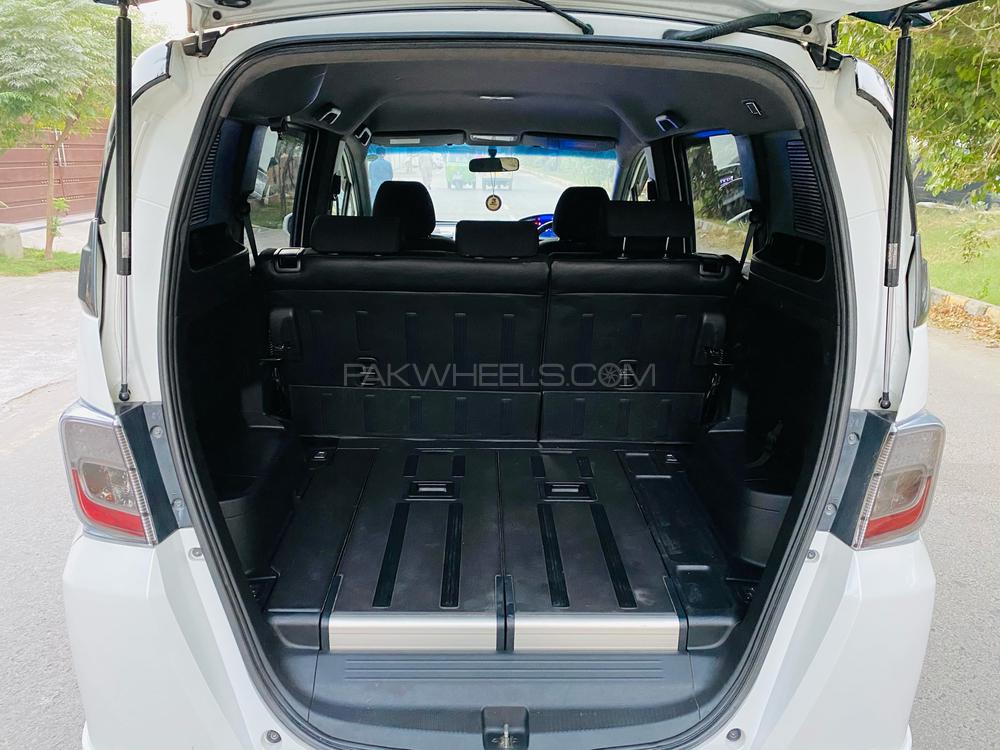 Honda Freed 2013 for Sale in Lahore Honda Freed 2013 for Sale in Lahore Image-14