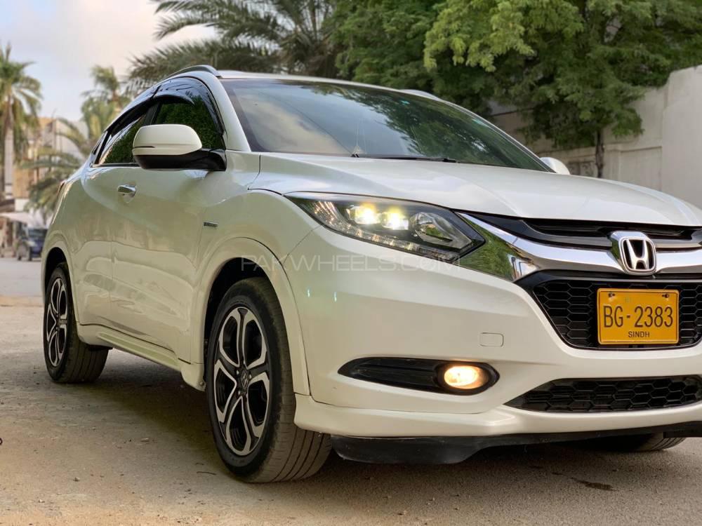 Honda Vezel 2014 for Sale in Karachi Image-1