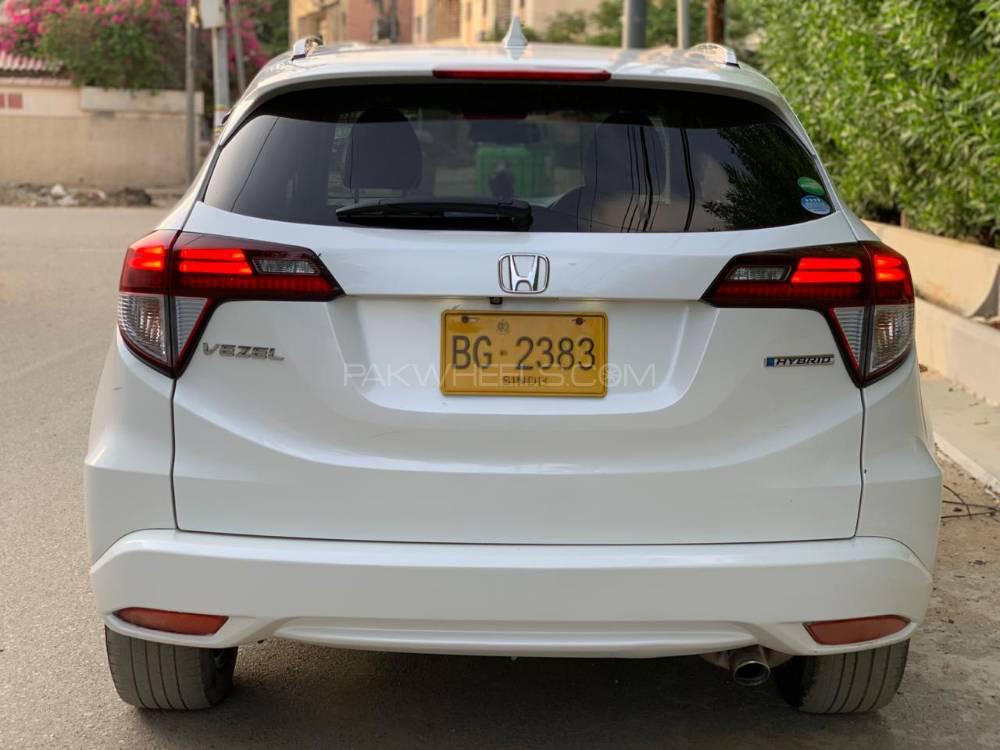 Honda Vezel 2014 for Sale in Karachi Honda Vezel 2014 for Sale in Karachi Image-4