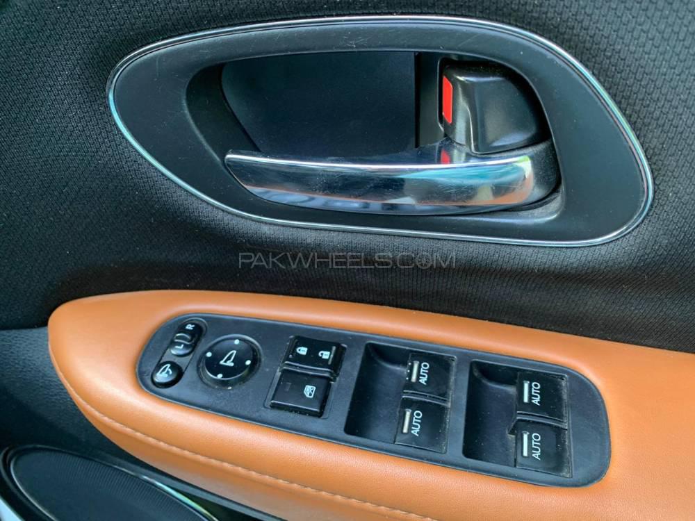 Honda Vezel 2014 for Sale in Karachi Honda Vezel 2014 for Sale in Karachi Image-7