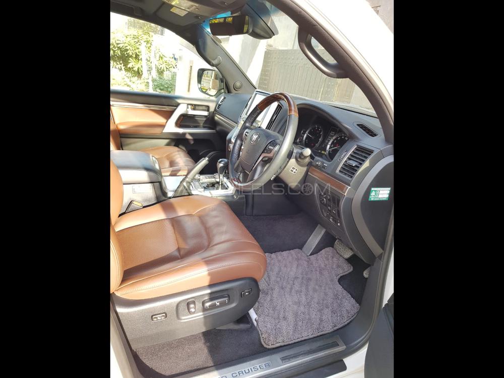 Toyota Land Cruiser 2015 for Sale in Islamabad Toyota Land Cruiser 2015 for Sale in Islamabad Image-4