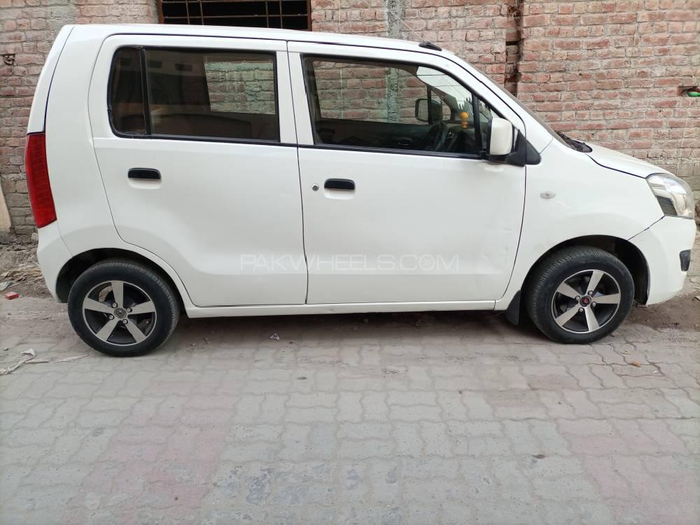 Suzuki Wagon R 2016 for Sale in Sialkot Suzuki Wagon R 2016 for Sale in Sialkot Image-3