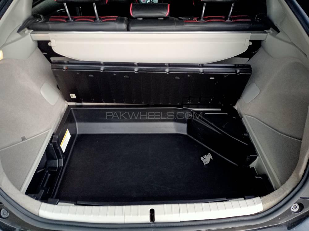Toyota Prius 2015 for Sale in Karachi Toyota Prius 2015 for Sale in Karachi Image-8