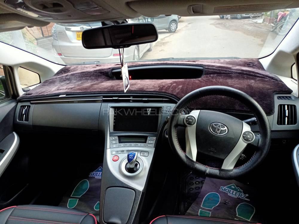 Toyota Prius 2015 for Sale in Karachi Toyota Prius 2015 for Sale in Karachi Image-17