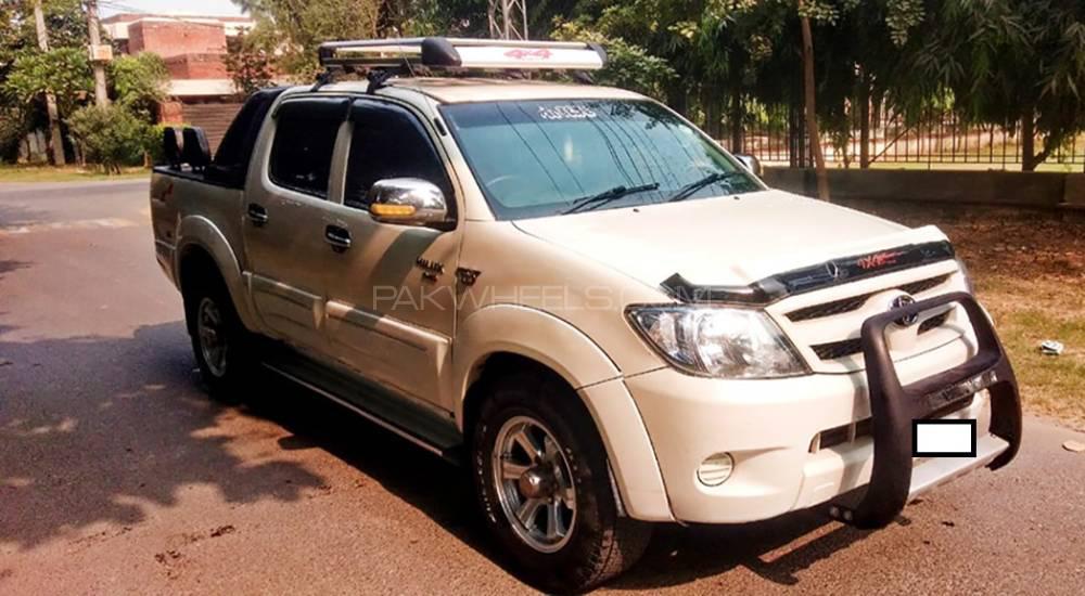 Toyota Hilux 2011 for Sale in Lahore Image-1