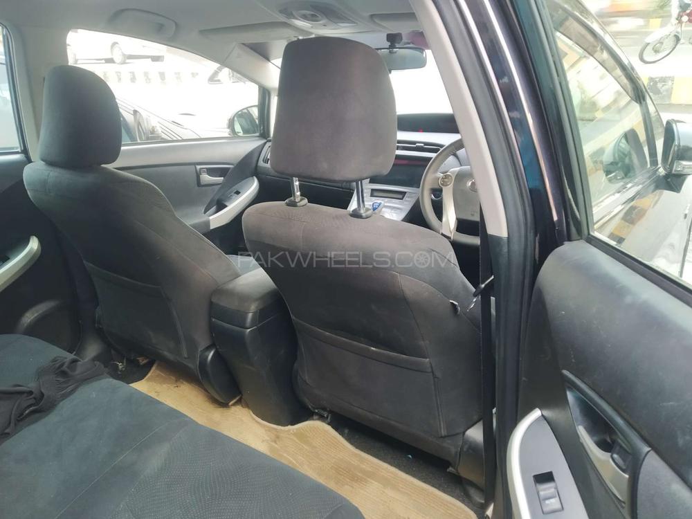 Toyota Prius 2012 for Sale in Lahore Toyota Prius 2012 for Sale in Lahore Image-8