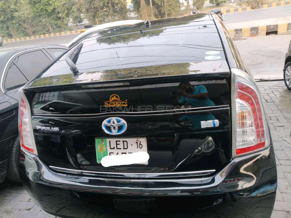 Toyota Prius 2012 for Sale in Lahore Toyota Prius 2012 for Sale in Lahore Image-10
