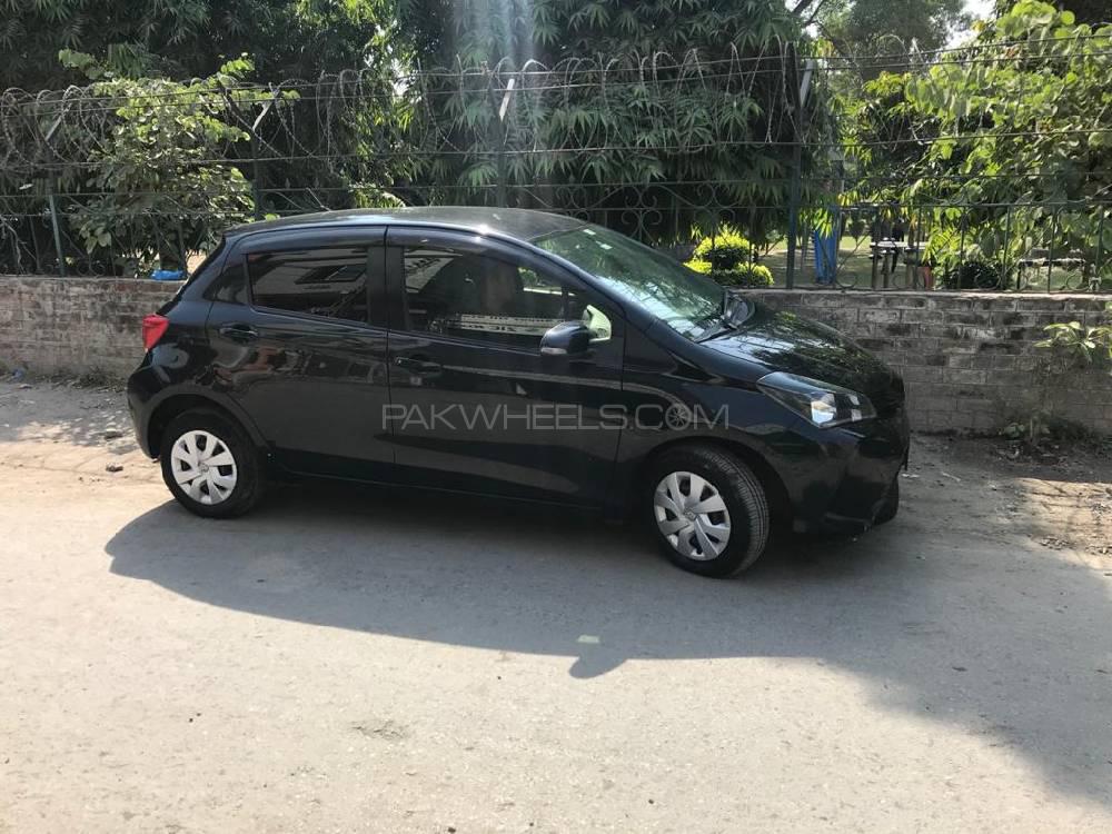 Toyota Vitz 2014 for Sale in Lahore Image-1