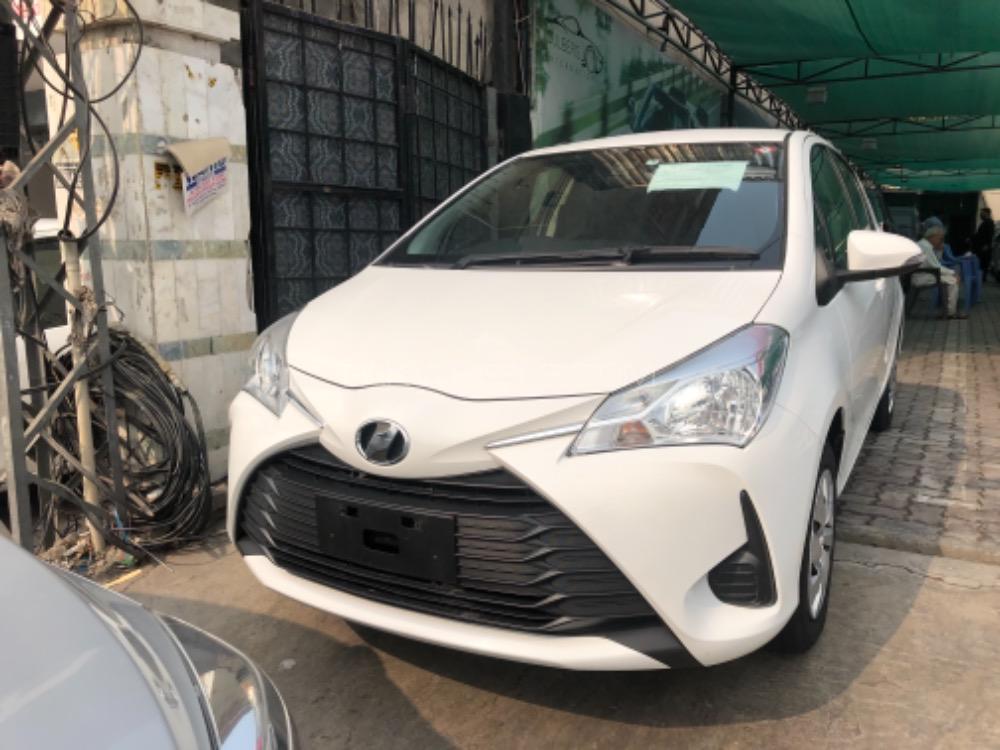 Toyota Vitz 2017 for Sale in Lahore Image-1