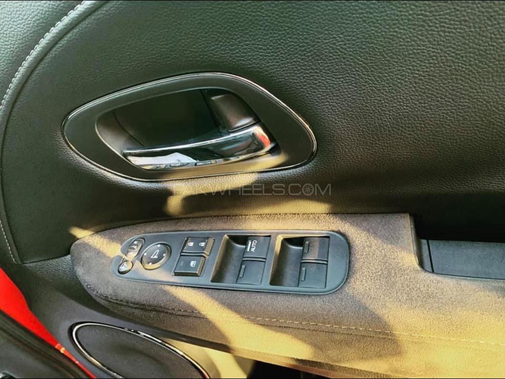 Honda Vezel 2016 for Sale in Karachi Honda Vezel 2016 for Sale in Karachi Image-5