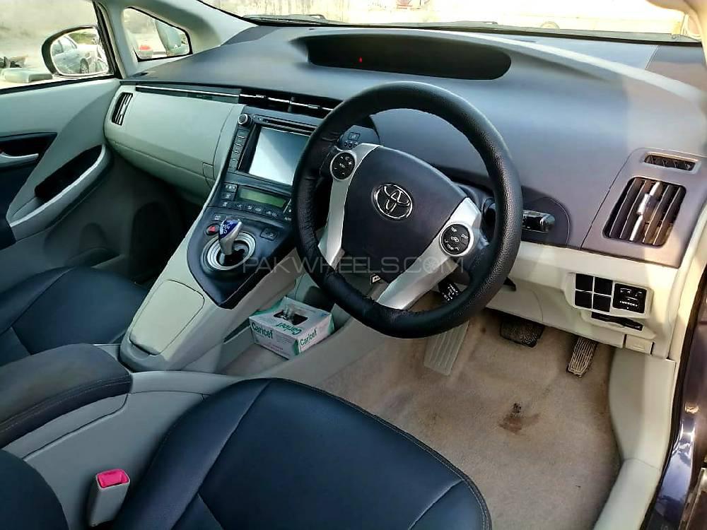 Toyota Prius 2011 for Sale in Swabi Toyota Prius 2011 for Sale in Swabi Image-11