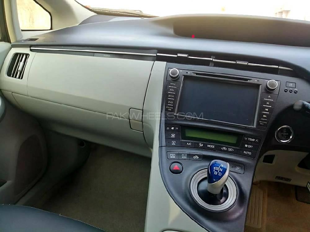 Toyota Prius 2011 for Sale in Swabi Toyota Prius 2011 for Sale in Swabi Image-10