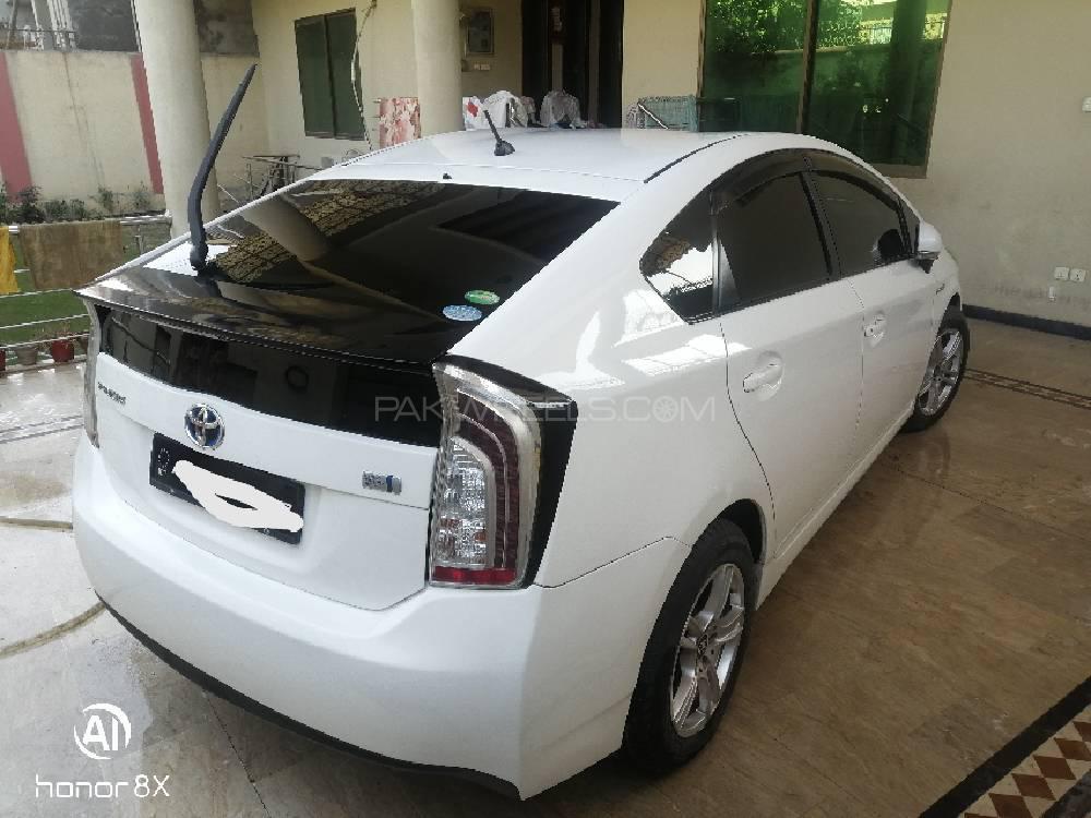 Toyota Prius 2013 for Sale in Peshawar Toyota Prius 2013 for Sale in Peshawar Image-4