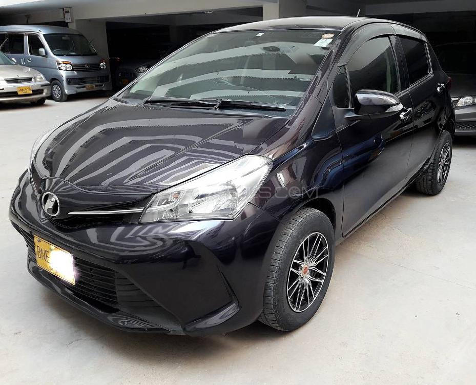 Toyota Vitz 2015 for Sale in Karachi Image-1
