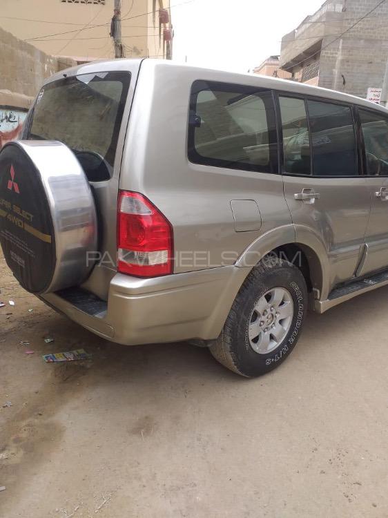 Mitsubishi Pajero 2005 for Sale in Karachi Image-1