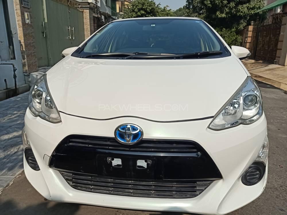 Toyota Aqua 2015 for Sale in Gujranwala Image-1