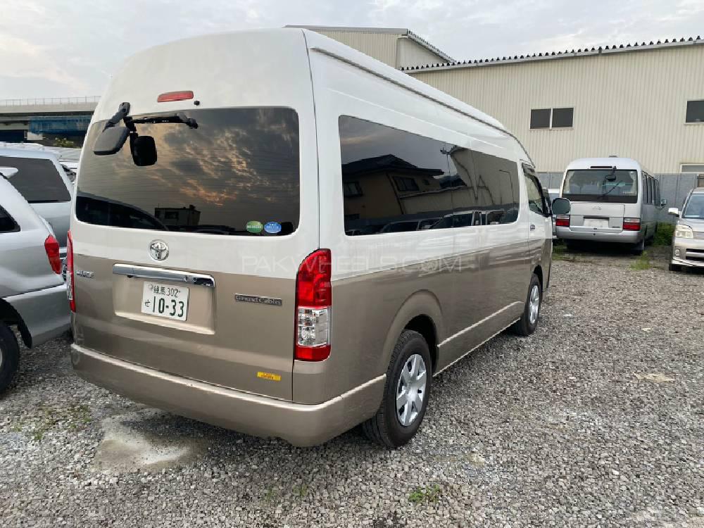 Toyota Hiace 2017 for Sale in Peshawar Image-1
