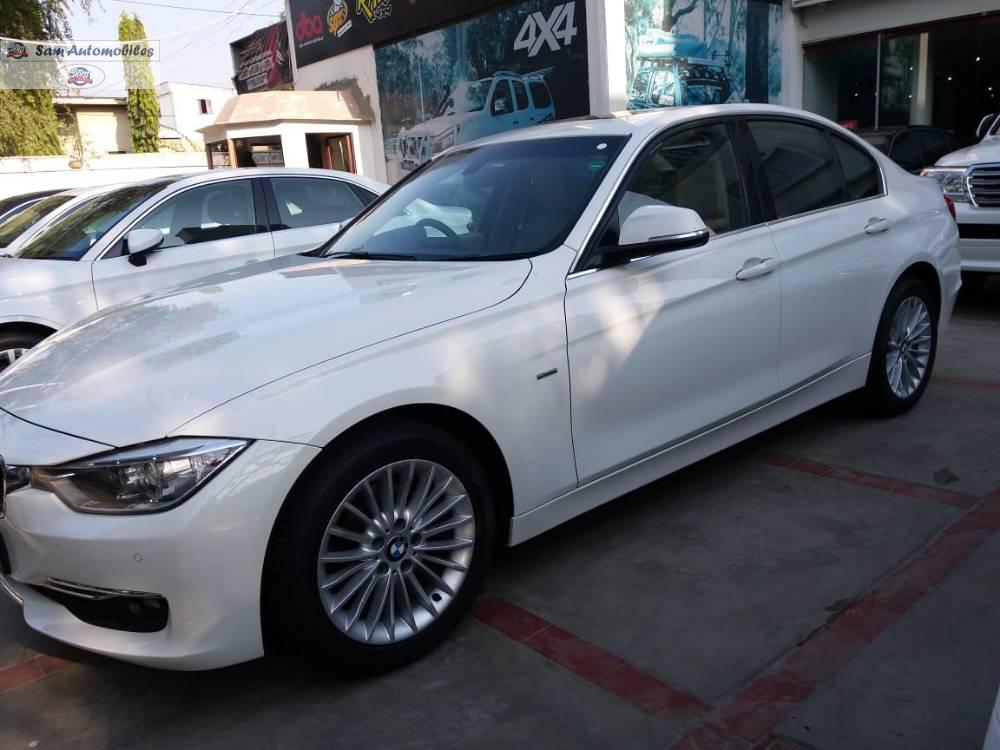 بی ایم ڈبلیو 3 سیریز 2014 for Sale in کراچی بی ایم ڈبلیو 3 سیریز 2014 for Sale in کراچی Image-4
