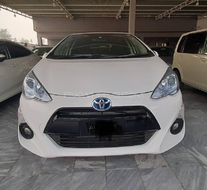 Toyota Aqua 2015 for Sale in Peshawar Image-1