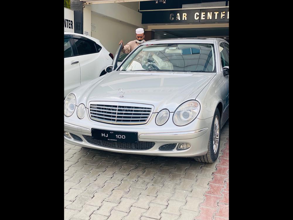 Mercedes Benz E Class 2005 for Sale in Peshawar Image-1