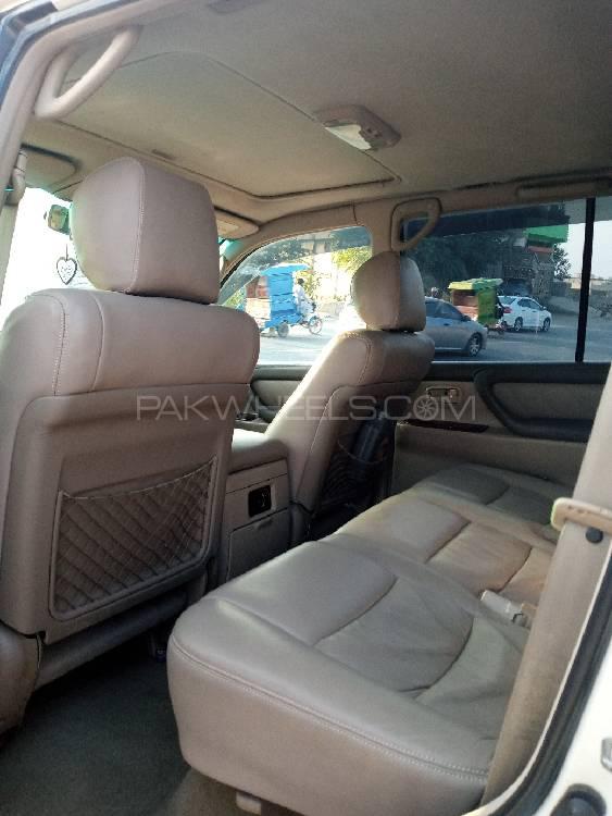 Toyota Land Cruiser 2006 for Sale in Karachi Toyota Land Cruiser 2006 for Sale in Karachi Image-8