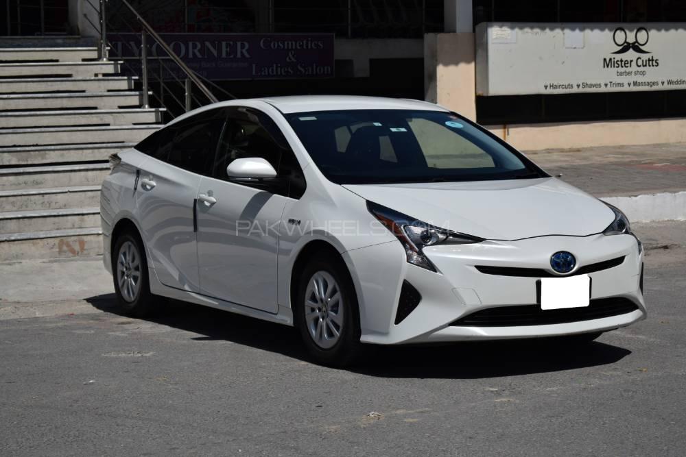 Toyota Prius 2015 for Sale in Rawalpindi Toyota Prius 2015 for Sale in Rawalpindi Image-3