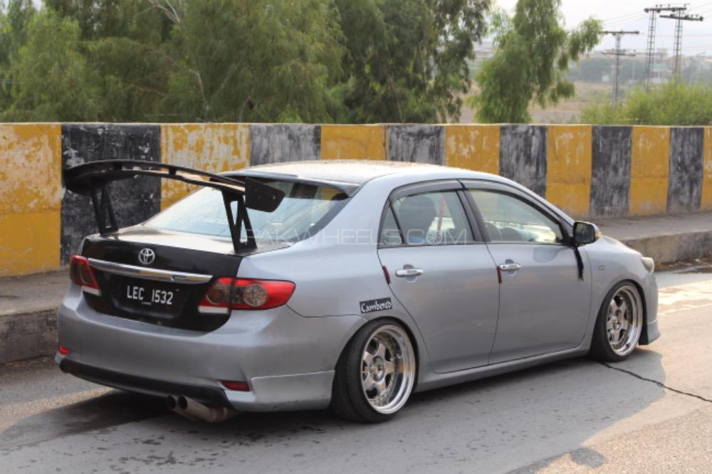 Toyota Corolla - 2011  Toyota Corolla - 2011  Image-2