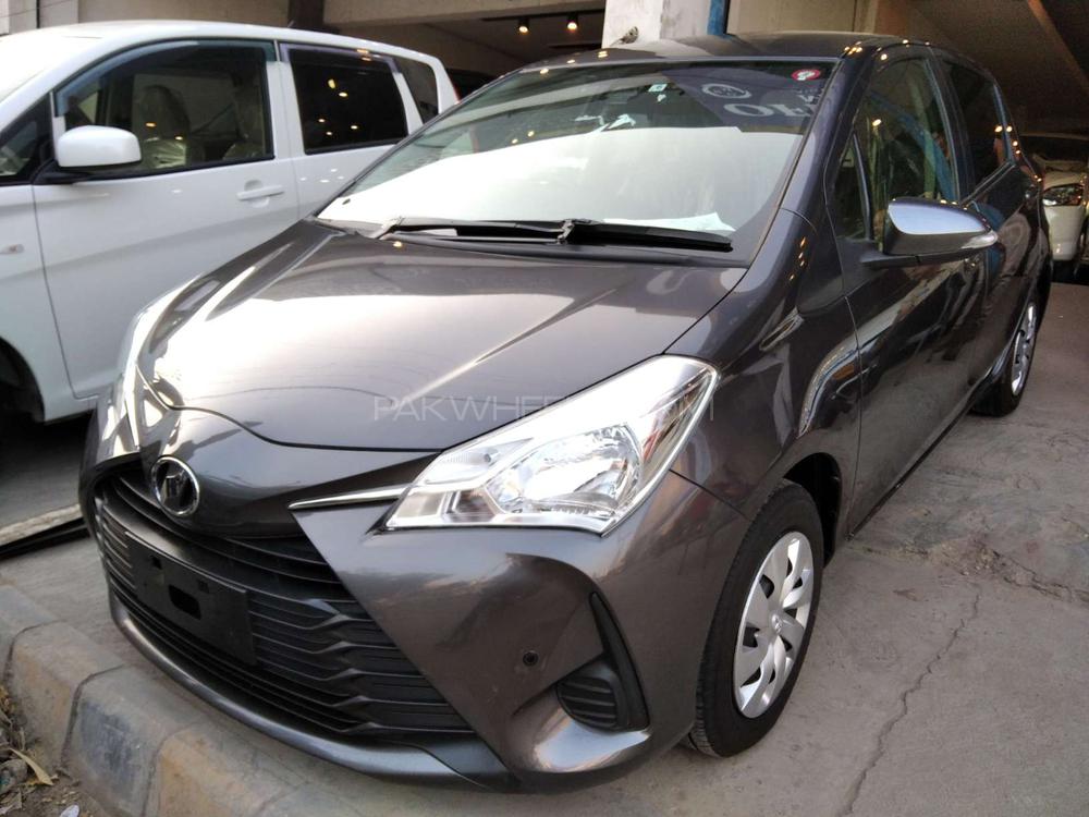 Toyota Vitz 2017 for Sale in Karachi Image-1