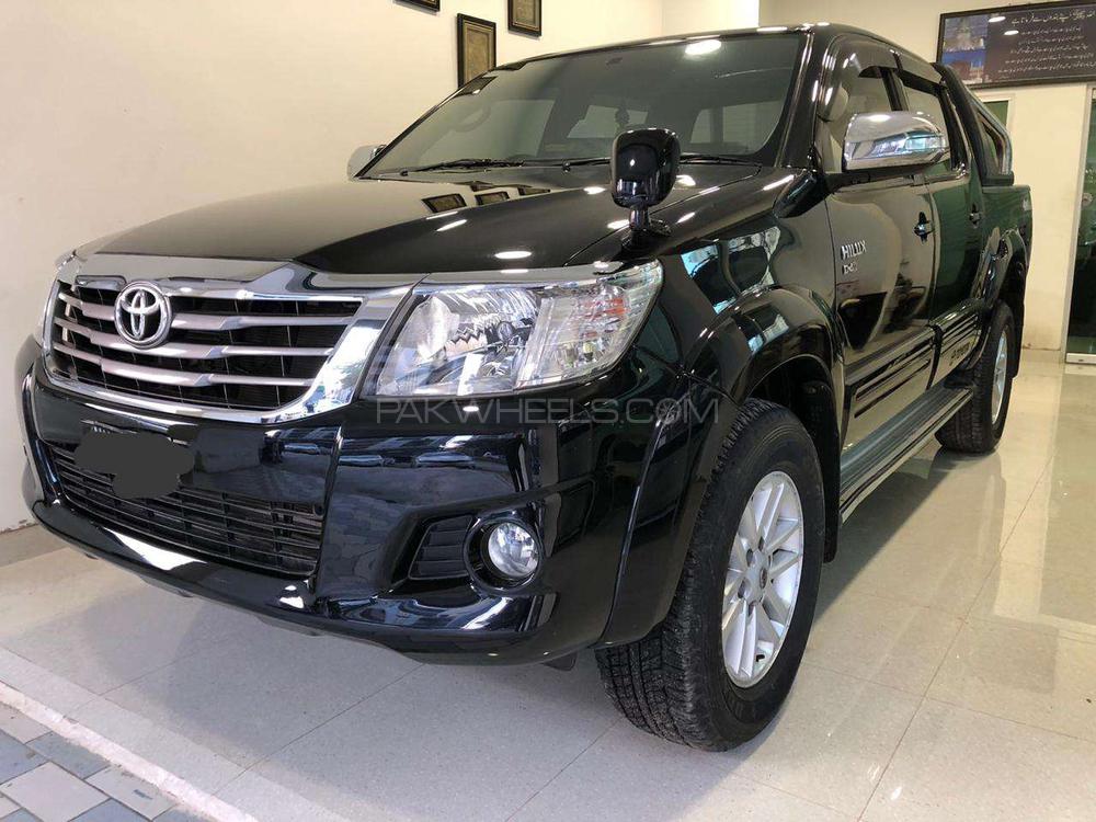 Toyota Hilux 2016 for Sale in Karachi Toyota Hilux 2016 for Sale in Karachi Image-3